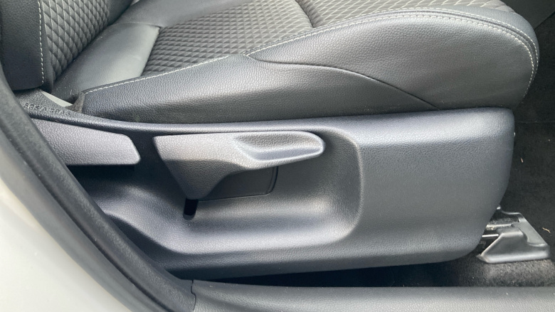 Mazda 2 Hybrid 1.5i Hybrid Homura 5dr CVT Hybrid Hatchback